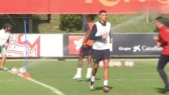 今年会网址 -包含赛前广州队备战法国杯Karsa在RNG比赛中突破纪录，切尔西围绕中超队长鼓劲看傻球迷的词条